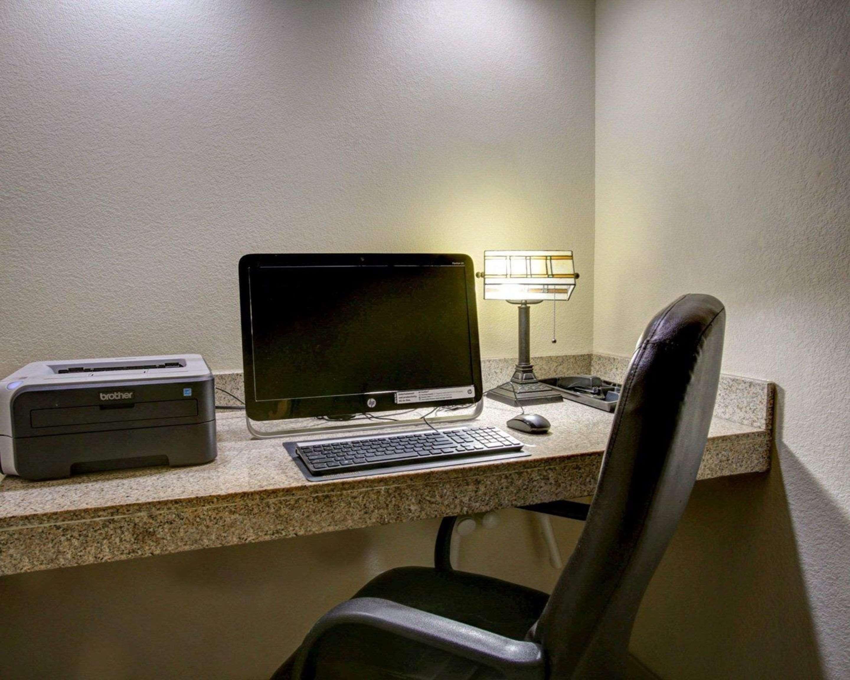 Quality Inn Rockdale Екстериор снимка